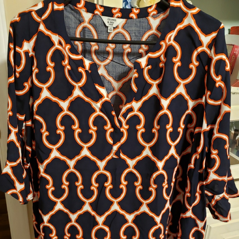 Crown and Ivy 1x Blouse with bell sleeves
